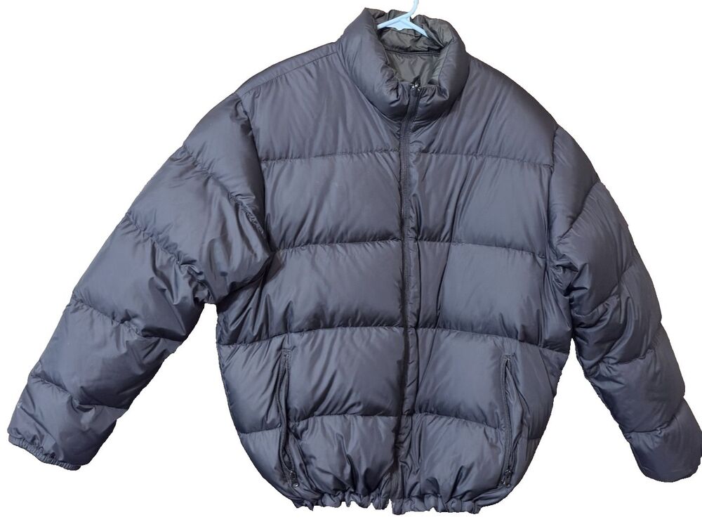 Black Puffer Jacket Very Full  Feels Very High Quality No Brand or Size Tag